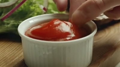 5 أسباب تدفعك للتوقف عن الكاتشب الجاهز (فيديو)