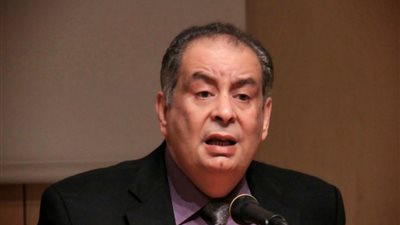 يوسف زيدان: مجموعة «أهل الحي» تباع مزورة على أرصفة القاهرة