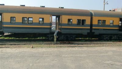 شباب الصعيد العاملون بدمياط يشكون نقص تذاكر القطارات