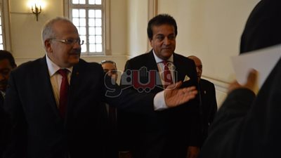 وزير التعليم العالي يصل جامعة القاهرة