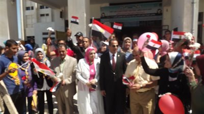 بالفيديو والصور.. جامعة دمنهور تبدأ العام الدراسي بـ «تحية العلم»