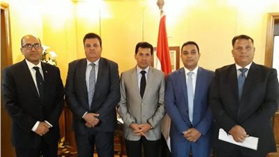 وزير الرياضة يستقبل نائب الشروق ومجلس إدارة نادي جرين هيلز