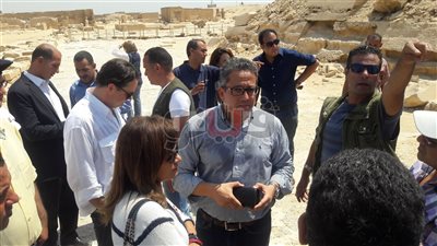 بالصور.. وزير الآثار يتفقد هرم زوسر المدرج بسقارة