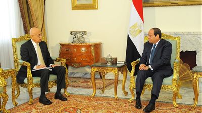 تفاصيل اجتماع السيسي وشريف إسماعيل.. يبحثان الموقف التنفيذي للمشروعات القومية.. استعدادات العام الدراسي الجديد.. توفير مختلف السلع الغذائية الأساسية.. والارتقاء بمستوى الخدمات المقدمة للمواطنين