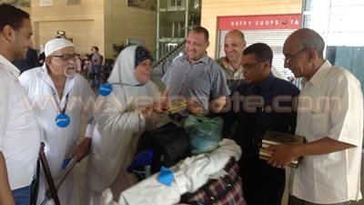 بالصور.. خطة مطار برج العرب لاستقبال الحجاج.. إيقاف إجازات العاملين بالدوائر الجمركية.. إعفاء الحجاج من «الرسوم» .. تقديم كافة التسهيلات للعائدين.. والتشديد على ضرورة تغليف الحقائب في مطارجد