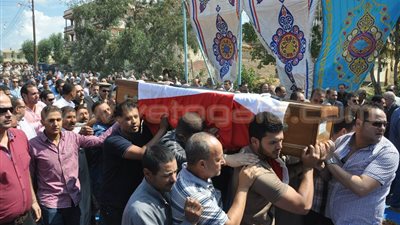 بالصور.. شقيق «شهيد الشرطة»: فخور باستشهاد أخي في حربه ضد الإرهاب