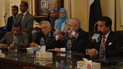 رئيس جامعة القاهرة: عامل النظافة المتقن عمله أفضل من الطبيب المهمل