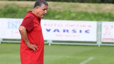 عبد العزيز يقود مران لاعبي الأهلي الغائبين عن رحلة تونس