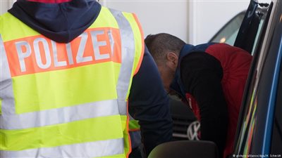 تقارير: تزايد حالات الترحيل غير القانوني للاجئين من ألمانيا
