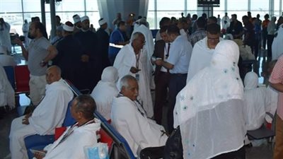 1675 حاجا يُغادرون مطار القاهرة إلى جدة على متن 8 رحلات