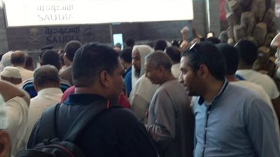 وزير الطيران يتدخل لحل أزمة سفر 300 حاج مصري للسعودية