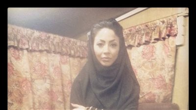 بالصورة.. دوللي شاهين محجبة في «ظرف صحي»