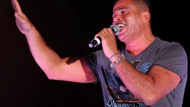 الفنان عمرو دياب