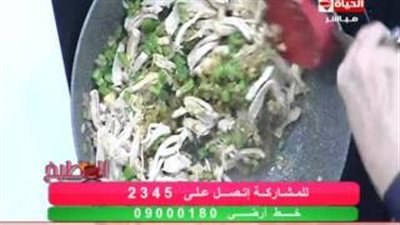 بالفيديو.. طريقة عمل صينية مكرونة الدجاج مع الكارى