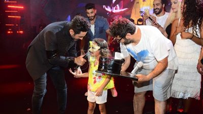 ابنة تامر حسني تحتفل بعيد ميلاده على مسرح حفل بورتو جولف (صور)