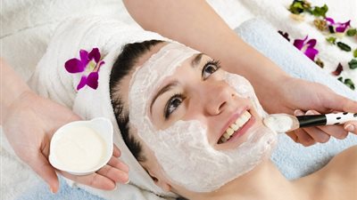 اخسري وزنك وحافظي على بشرتك وشعرك بـ «الشوفان والمكسرات»