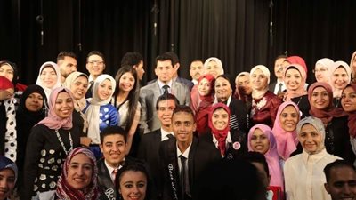 وزير الشباب يشهد حفل محاكاة نموذج الأمم المتحدة بجامعة القاهرة