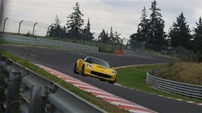 بالفيديو.. كورفيت زد أو 6 2015 تختبر سرعتها على حلبة سباق