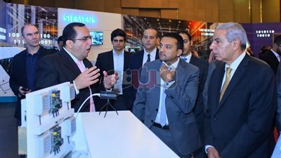 وزير التجارة يفتتح معرض آفاق التحول الرقمي في قطاع الصناعة