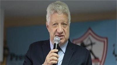 بدء مؤتمر مرتضى منصور وسط هتافات الحاضرين: «بنحبك يا ريس»