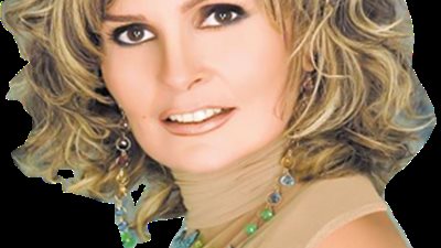 يسرا: نعيش فى غابة  ومصر على أبواب حرب أهلية