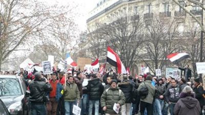 عشرات المتظاهرين أمام مبنى البرلمان البريطاني للمطالبة بالتحقيق في مقتل أقباط مصريين