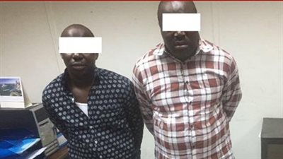 ضبط عصابة أجنبية تهرب دولارات مزيفة إلى مصر