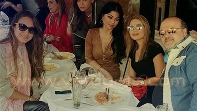 بالصور.. حفل عشاء خاص لهيفاء وهبي في باريس