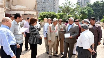 بالفيديو والصور.. دعم منظومة النظافة بالشرقية بـ10 سيارات جديدة