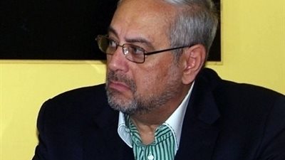 رجال أعمال يضعون حلولًا للأزمة الاقتصادية.. بهجت: الاعتماد على أهل الخبرة ..عطا الله يطالب بدخول حصيلة التصدير لخزينة الدولة.. ويوصى مرسى بطمأنة المستثمر الأجنبى