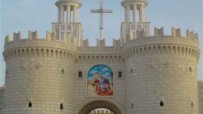 «دير المحرق» أقدم كنائس العالم.. ورد ذكره في الكتاب المقدس.. يقصده الأجانب للحج.. مكثت به «العائلة المقدسة» أطول فتراتها بمصر.. القساوسة يحتفظون بحكايات عن معجزات الدير