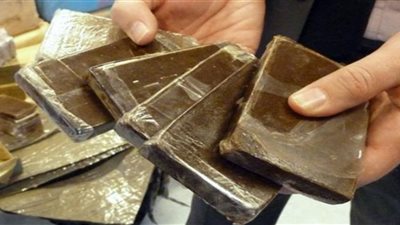 تجديد حبس 3 عاطلين بتهمة حيازة كيلو حشيش في السلام