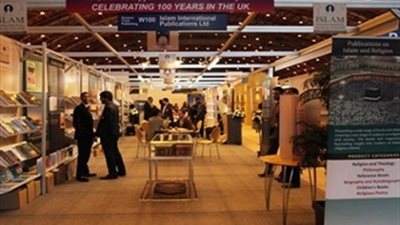 مى خالد تعرض تجربتها الإبداعية بمعرض لندن الدولى للكتاب