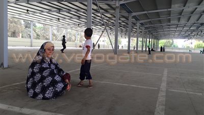 بالفيديو.. بائعة تشكو من صغر مساحة الباكية المخصصة لها بسوق توشكى