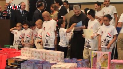 بالفيديو.. أبطال «أكتوبر» يوزعون الهدايا على أطفال «57357»