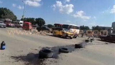 بالصور.. ملثمون يقطعون طريق محرم بك بالإسكندرية