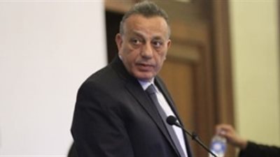 محافظ الجيزة يستدعي رئيس شركة المياه لبحث مشكلة الانقطاعات