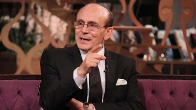 بالفيديو.. محمد صبحي يعتذر لفاروق الفيشاوي على الهواء