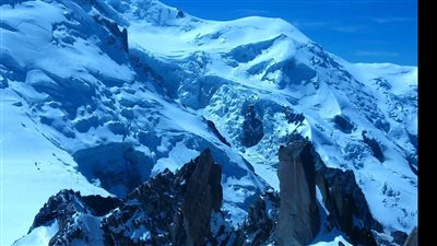 ادفع تكاليف جنازتك مقدما.. قرار غريب لتسلق جبال مونت بلانك بفرنسا