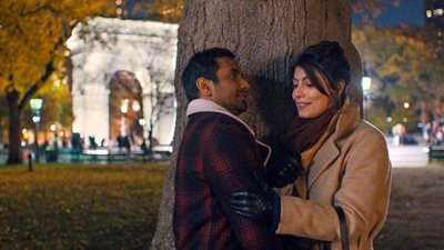 «Master Of None» يفوز بجائزة أفضل سيناريو كوميدي في حفل إيمي