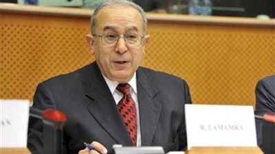 وزير الخارجية الجزائري يستقبل السفير المصري الجديد