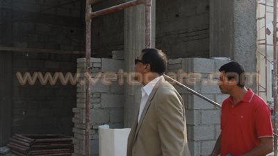 بالصور.. المخرج ناصر عبد المنعم يتفقد المسرح القومي