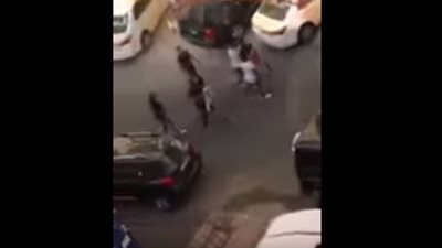 بالفيديو.. مشاجرة بالأسلحة بين شباب وأحدهم يسحل فتاة بالكويت