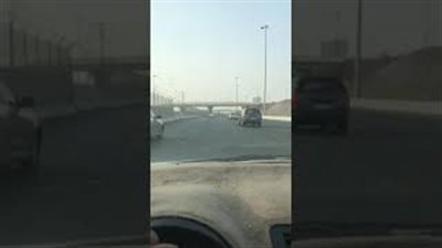 بالفيديو.. نهاية مروعة لمطاردة بين سيارتين على طريق سريع في السعودية