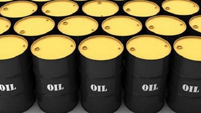 تراجع أسعار النفط بعد مخاوف من عاصفة بأمريكا