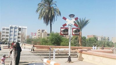 بدء العمل بمزلقان السكة الحديد أمام كوبري المراغة في سوهاج