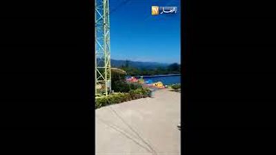 لحظة سقوط امرأة من لعبة ملاهي ووفاتها (فيديو)