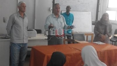 بالصور.. رئيس سمالوط يتفقد استعدادات المدارس للعام الدراسي الجديد