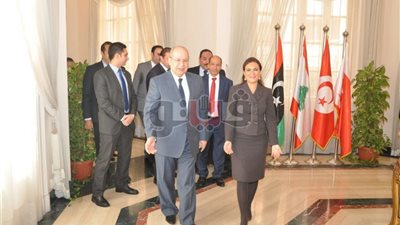 بالصور.. رئيس مجلس الدولة يستقبل وزيرة الاستثمار بمكتبه لتقديم التهنئة