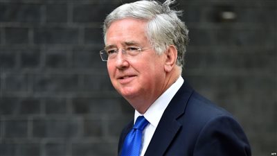 وزير الدفاع البريطاني في أربيل لإرجاء الاستفتاء